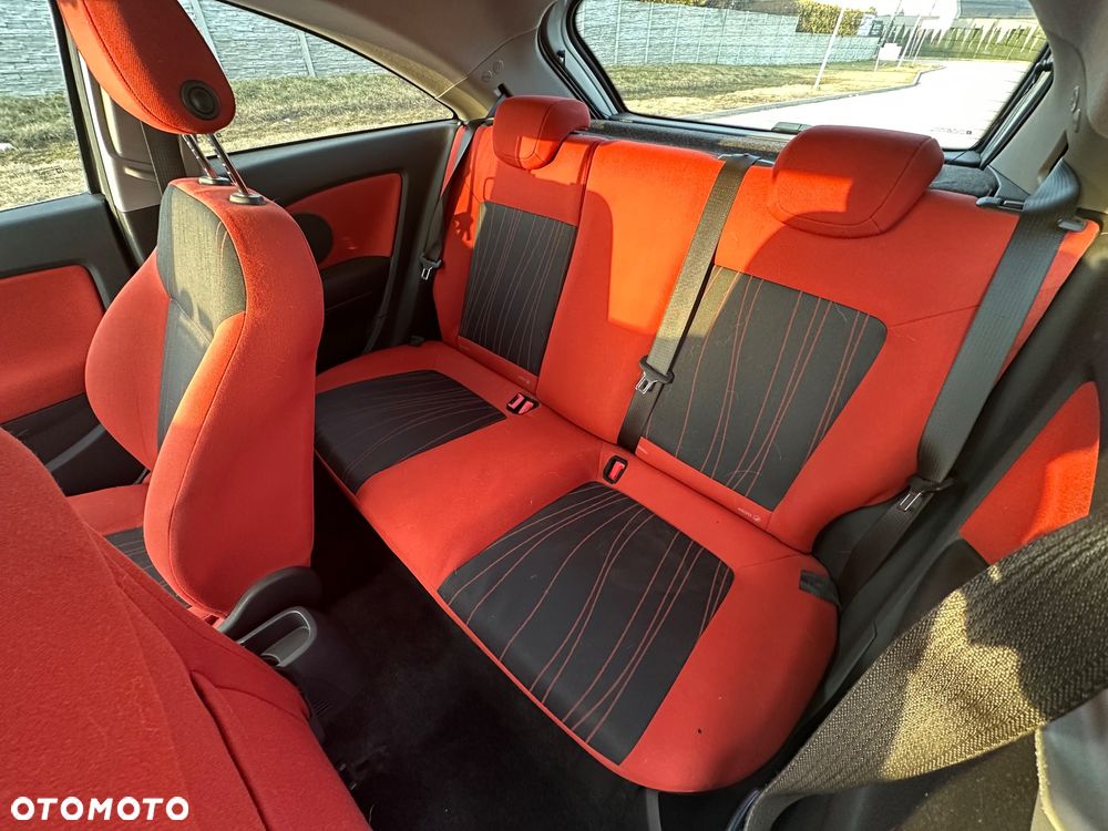 Opel Corsa 1.2 16V Sport - 9