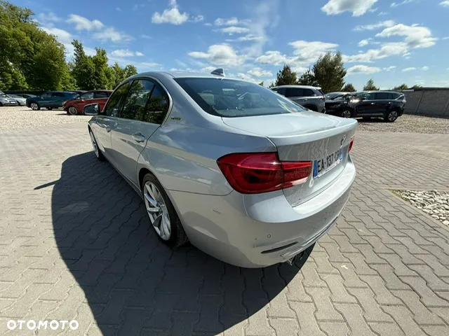 BMW Seria 3 330e Luxury Line sport - 8