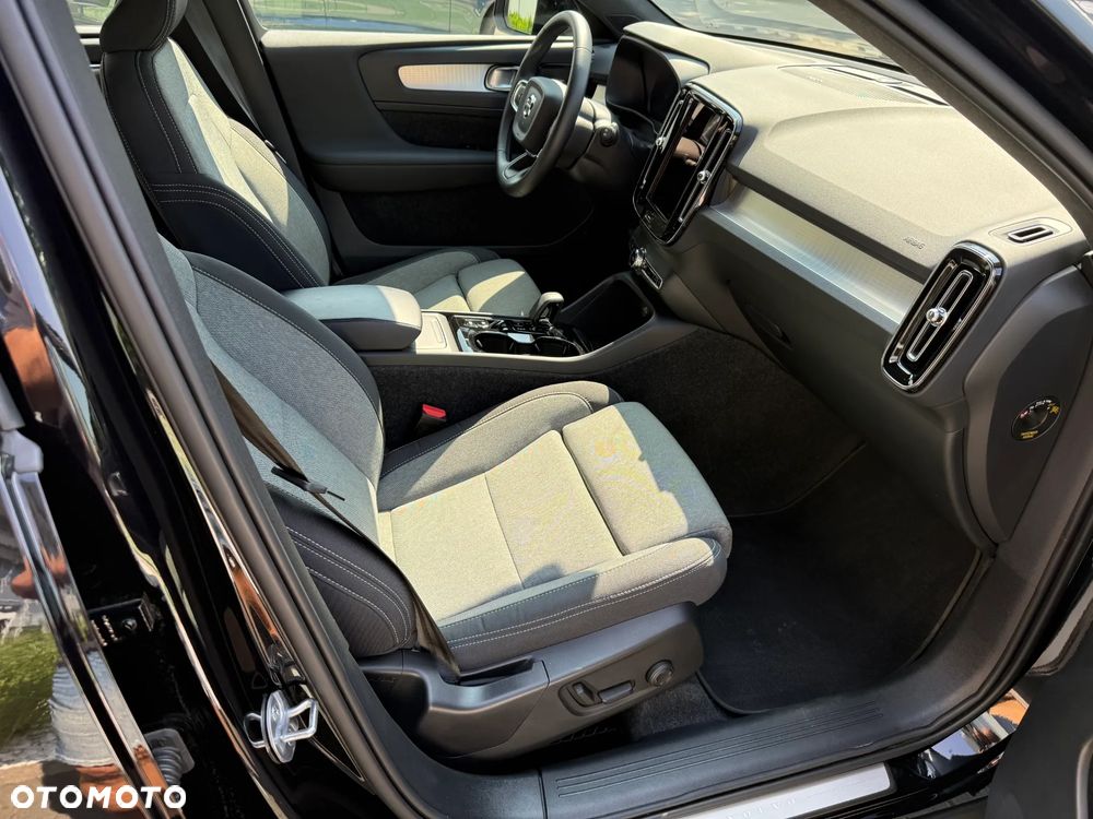 Volvo XC 40 B3 Plus Dark - 20