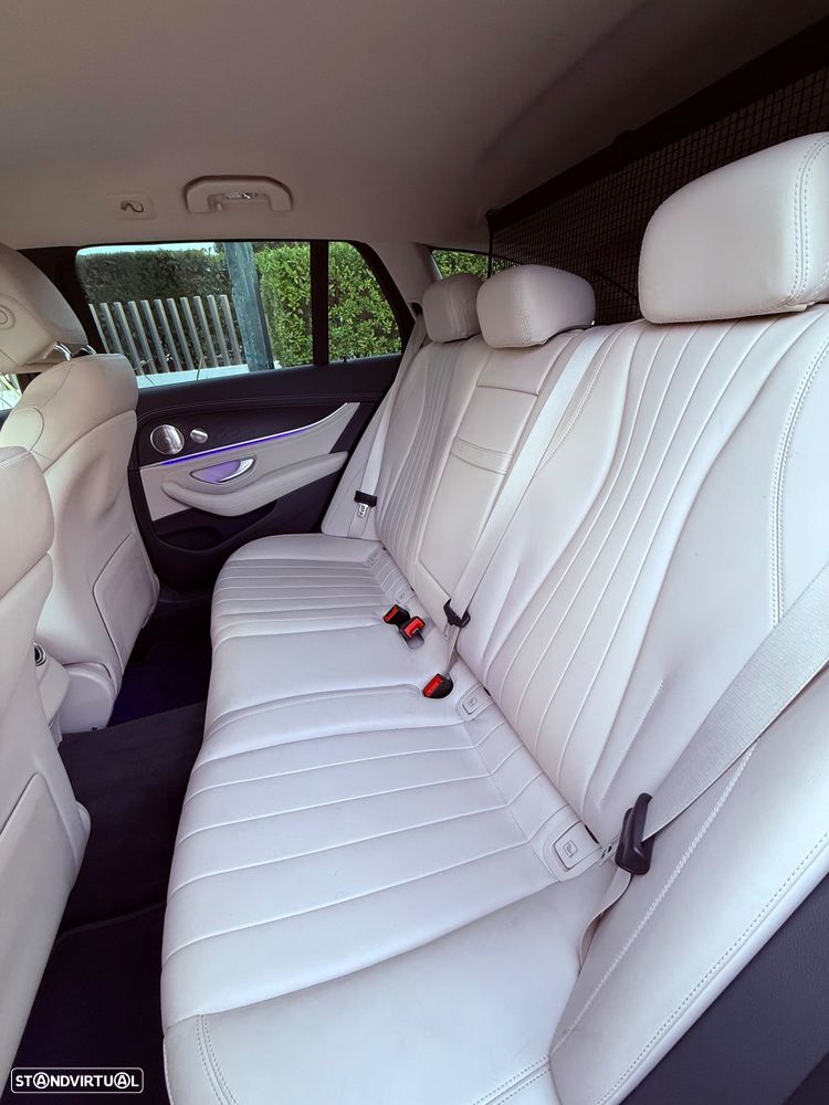 Mercedes-Benz E 300 de 4Matic 9G-TRONIC AMG Line - 34