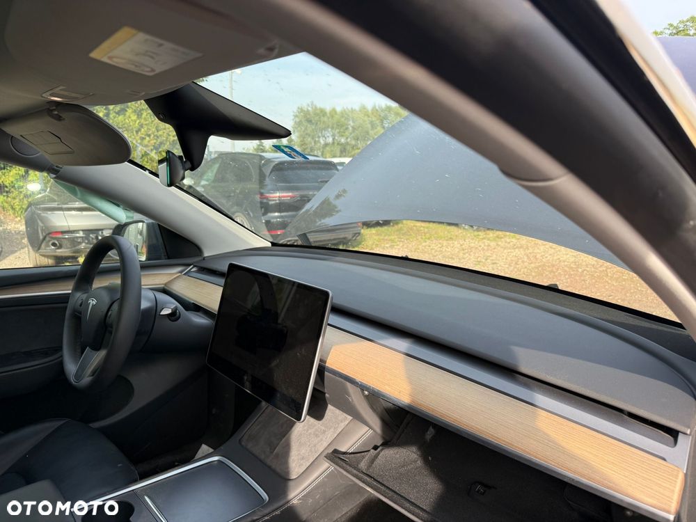 Tesla Model Y Long Range Dual Motor AWD - 17