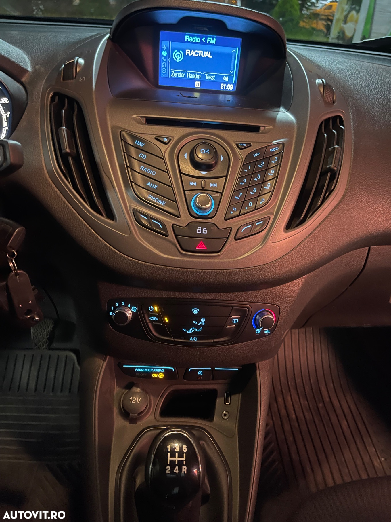 Ford Tourneo Courier 1.5 TDCi Trend - 18