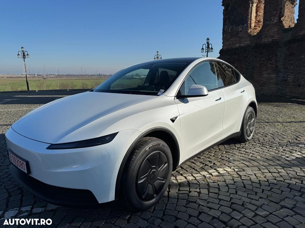 Tesla Model Y RWD - 4