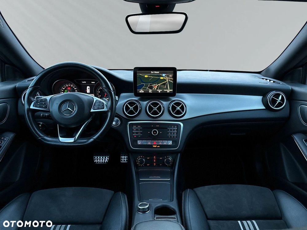 Mercedes-Benz CLA 180 7G-DCT AMG Line - 5