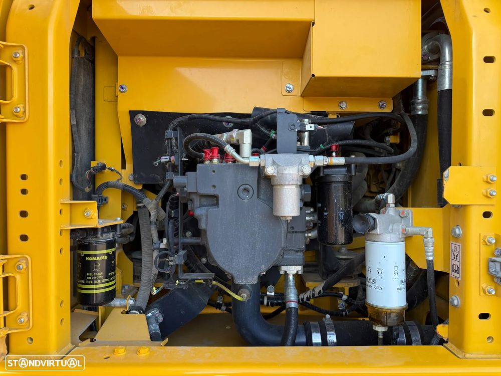 Komatsu PC210LC-11 - 18