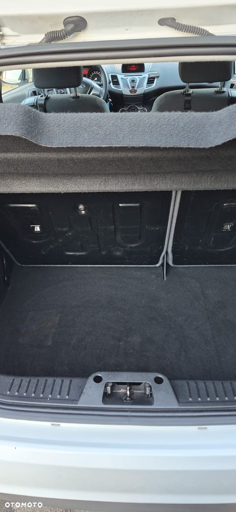 Ford Fiesta 1.25 Ambiente EU5 - 8