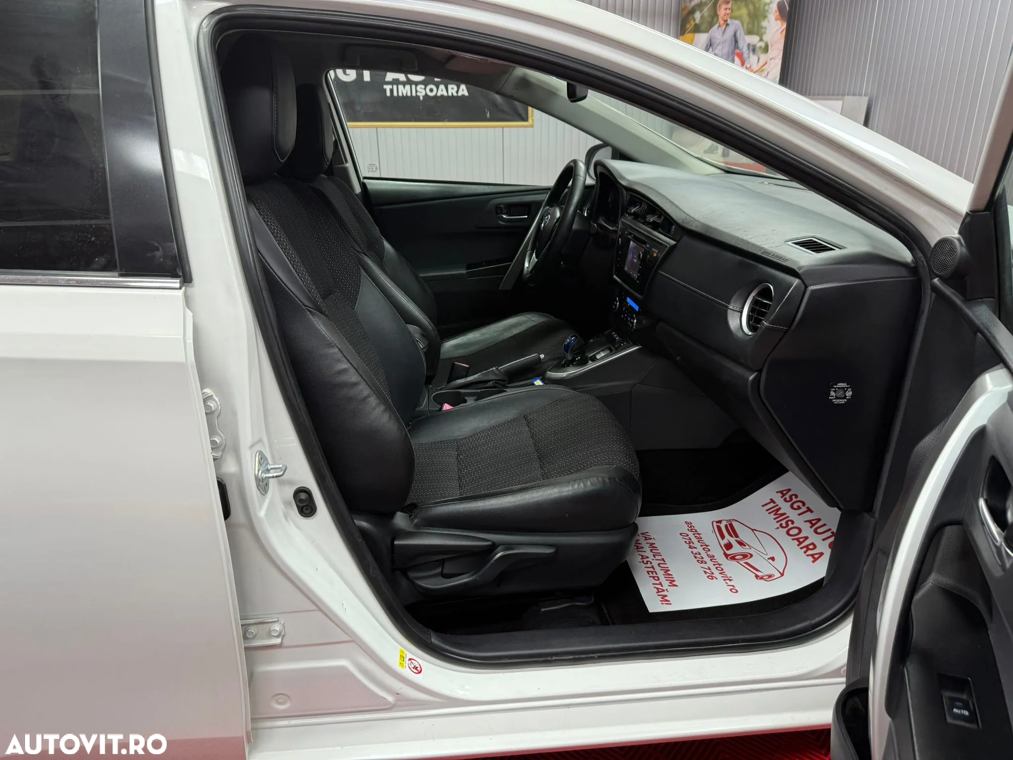 Toyota Auris - 12