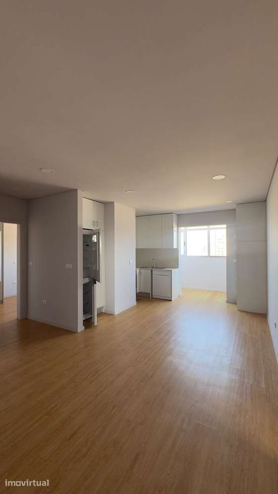 Apartamento T3 Luminoso - Avenida Vasco da Gama – Póvoa de Varzim - Grande imagem: 3/22