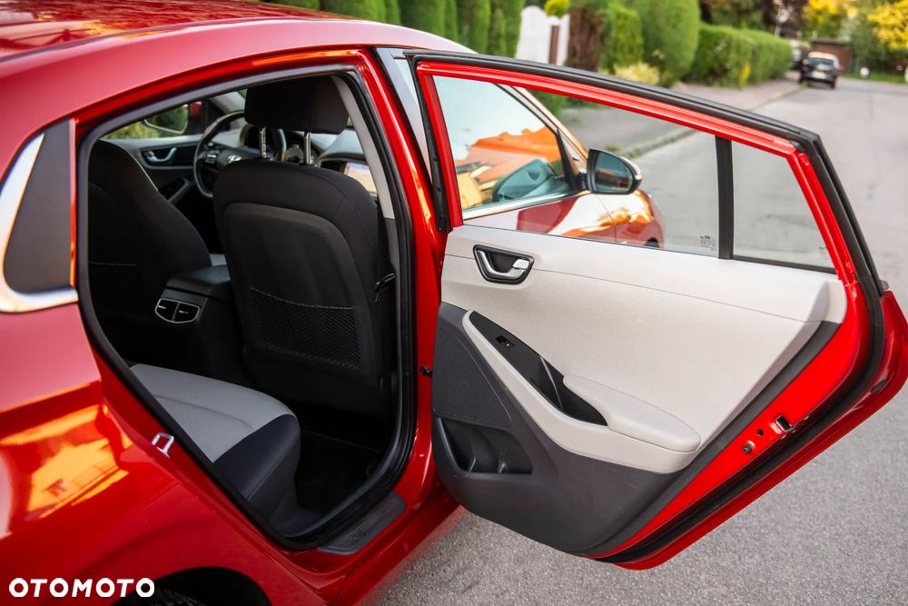 Hyundai IONIQ 1.6 GDI Premium - 35