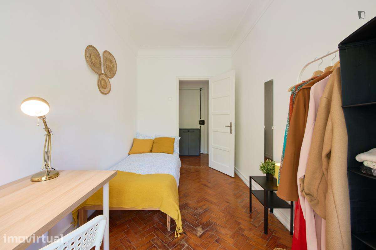 Quarto - localizado em Roma-Areeiro Lisbon - Grande imagem: 4/25