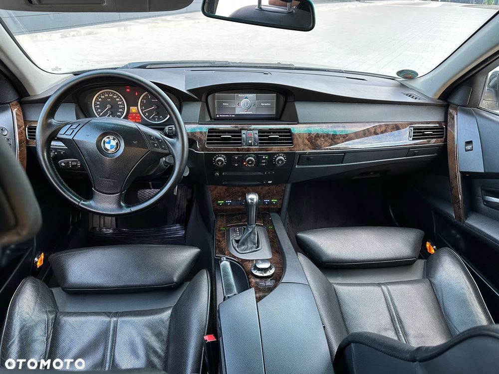 BMW Seria 5 525i - 11