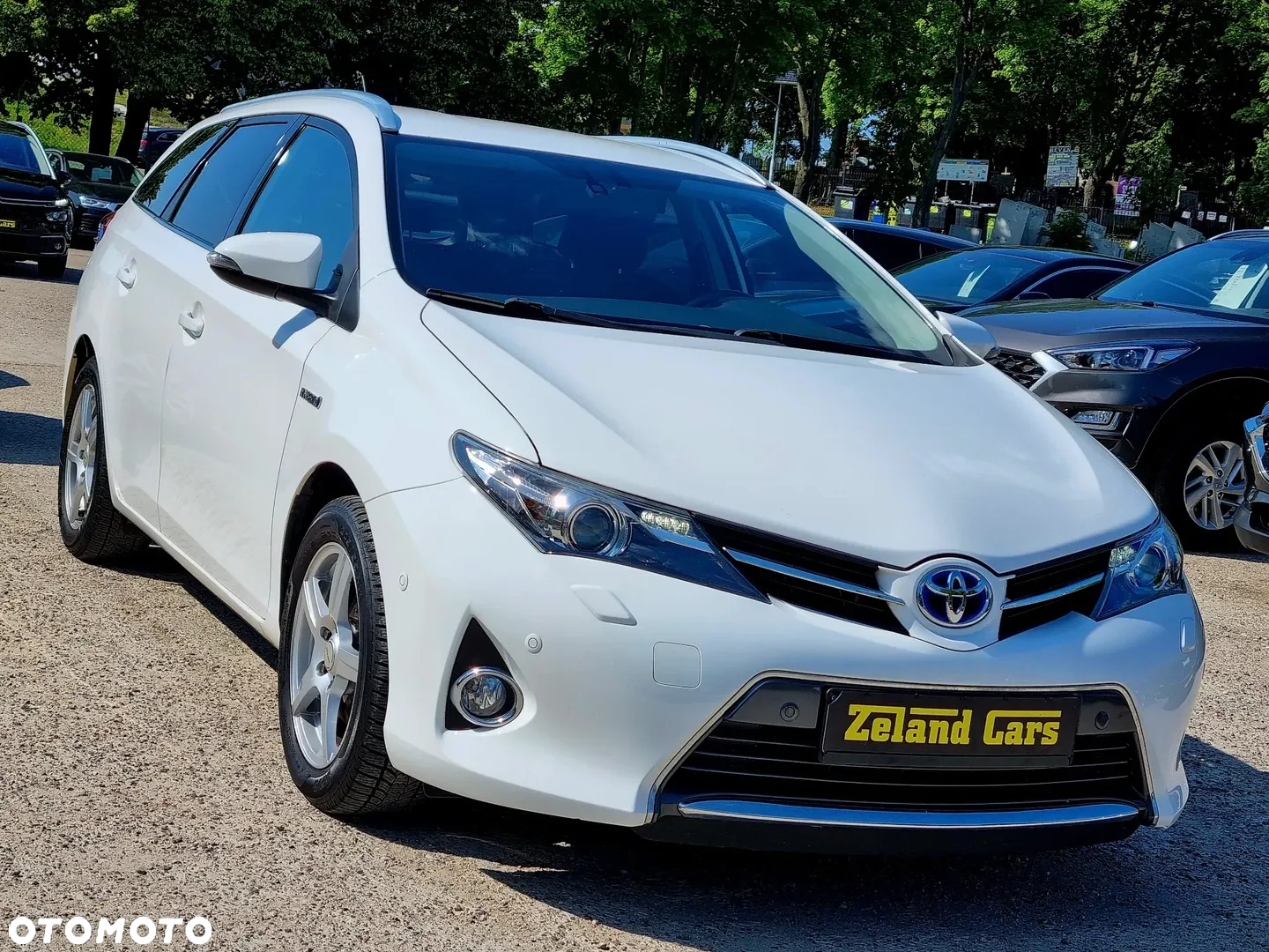 Toyota Auris Hybrid 135 Premium - 3