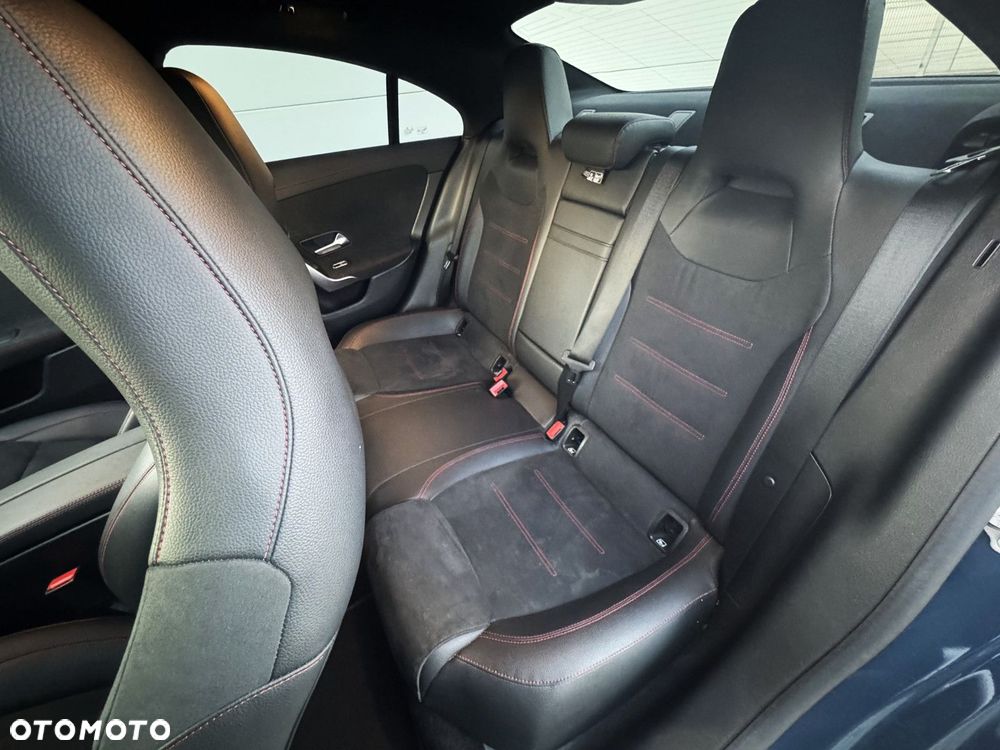 Mercedes-Benz CLA - 31