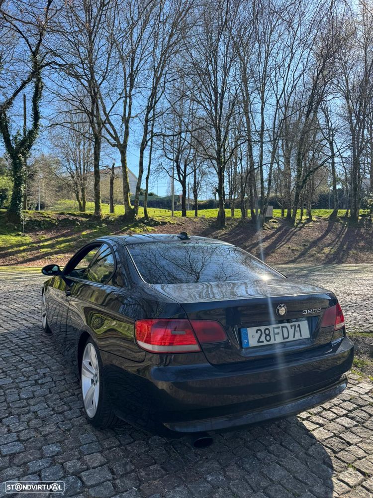 BMW 320 d Coupe - 2
