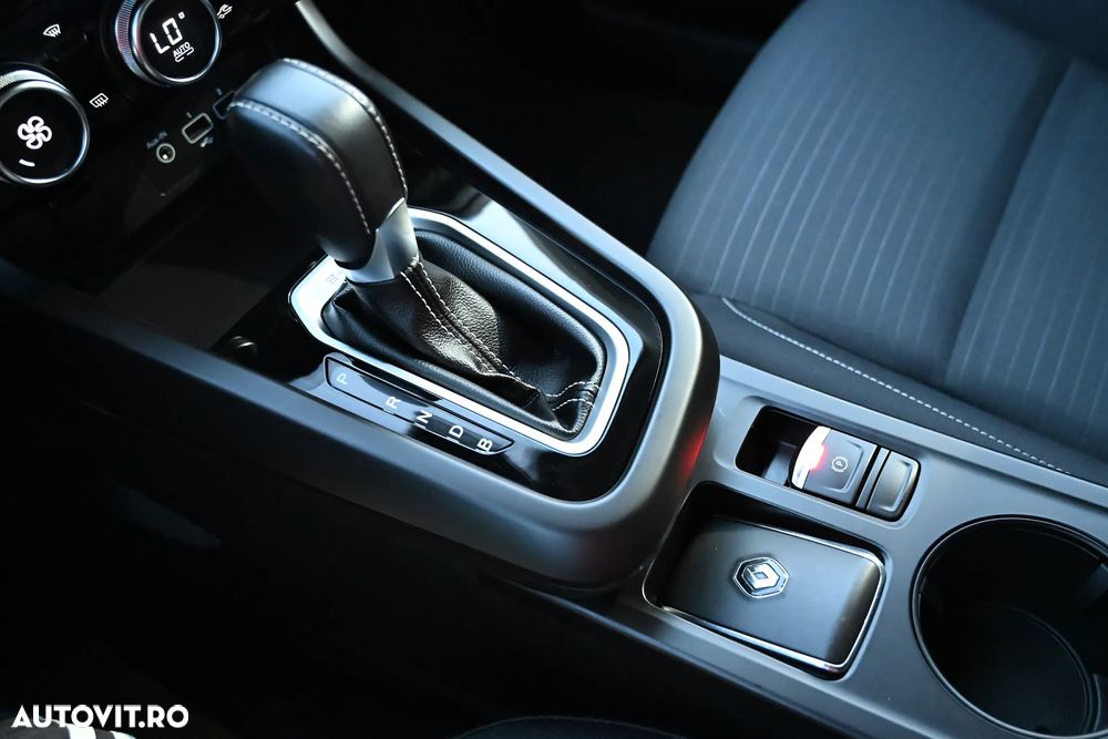 Renault Arkana E-TECH 145 Evolution - 12
