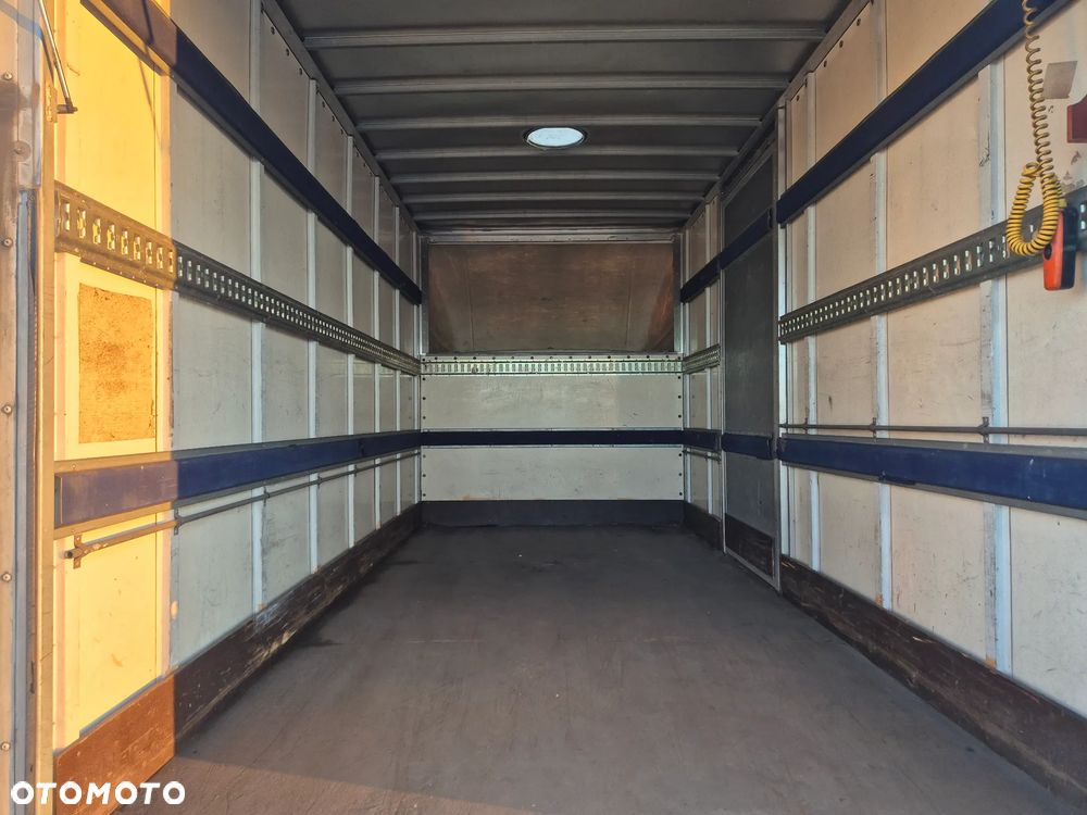Mercedes-Benz Sprinter - 20