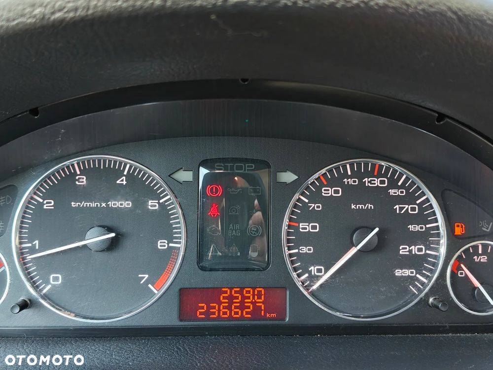 Peugeot 407 1.8 SR Komfort - 21