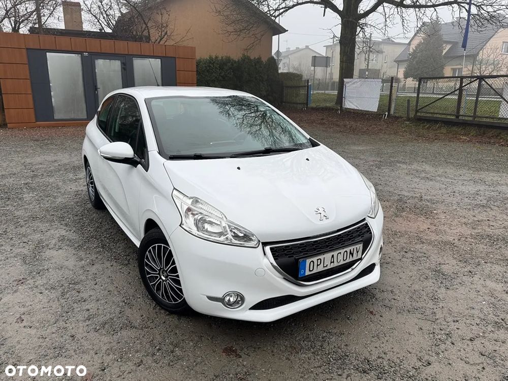 Peugeot 208 - 18