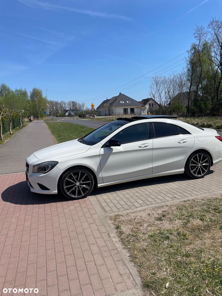 Mercedes-Benz CLA 180 AMG Line - 12