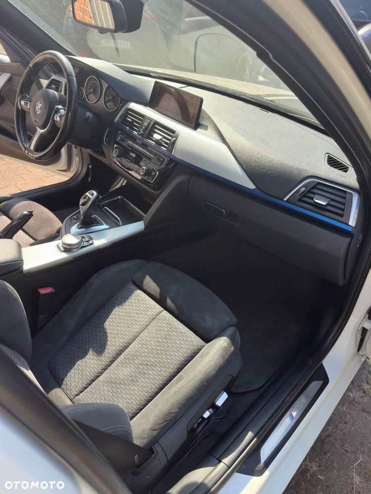 BMW Seria 3 320d xDrive M Sport - 9
