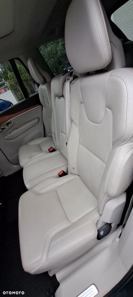 Volvo XC 90 - 8