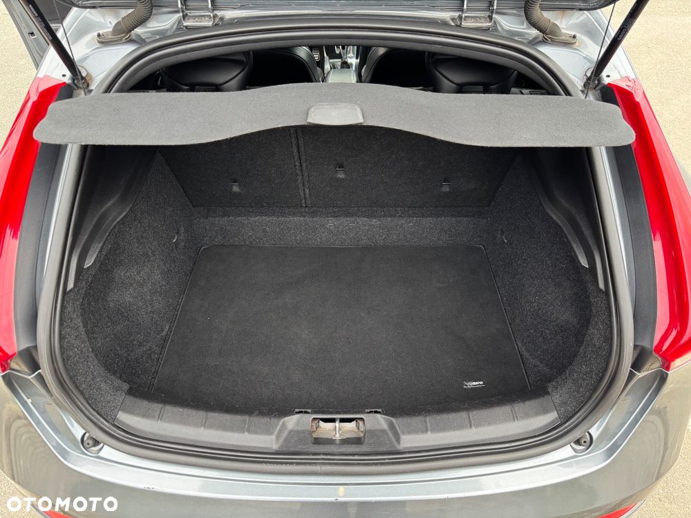 Volvo V40 - 18