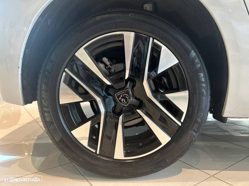 Peugeot 208 1.2 Hybrid Allure e-DCS6 - 11