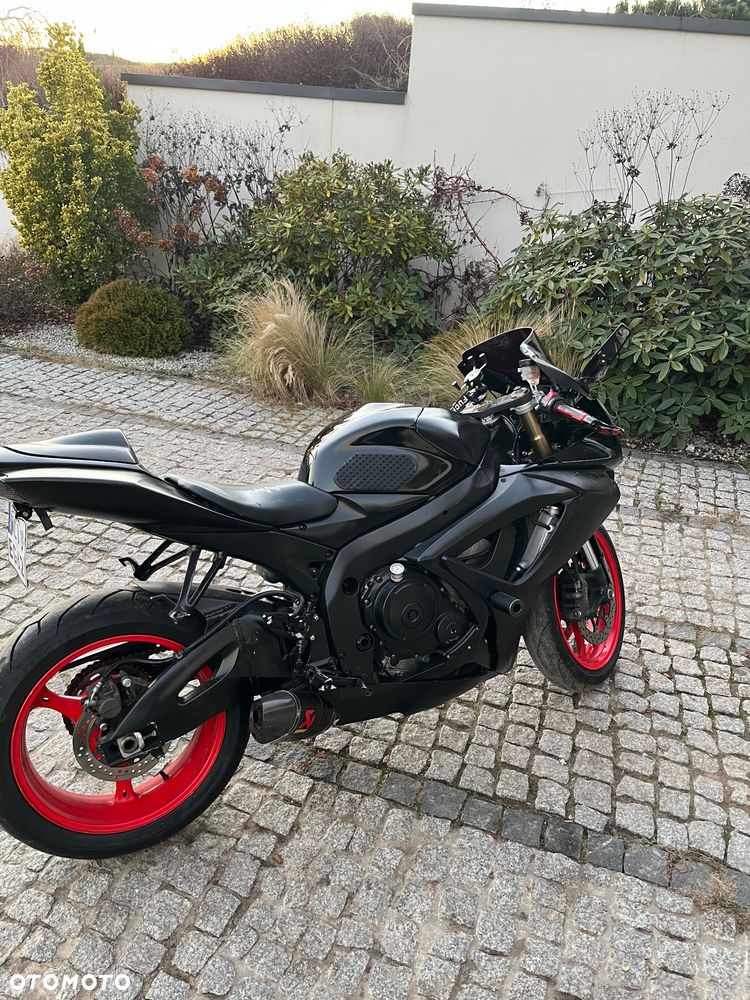 Suzuki GSX-R - 10
