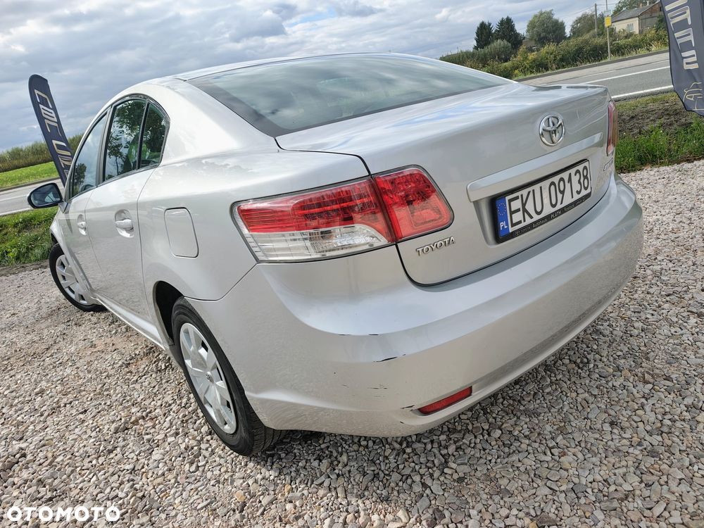 Toyota Avensis - 16