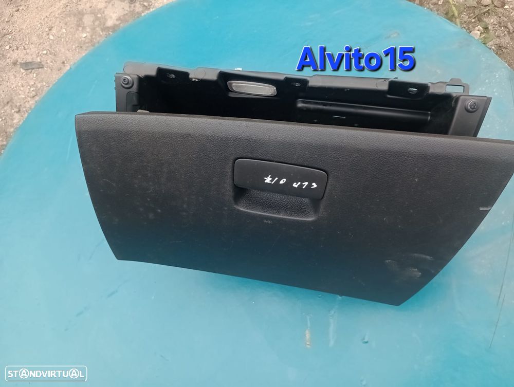 Porta luvas Meredes CLA 2017 - 1