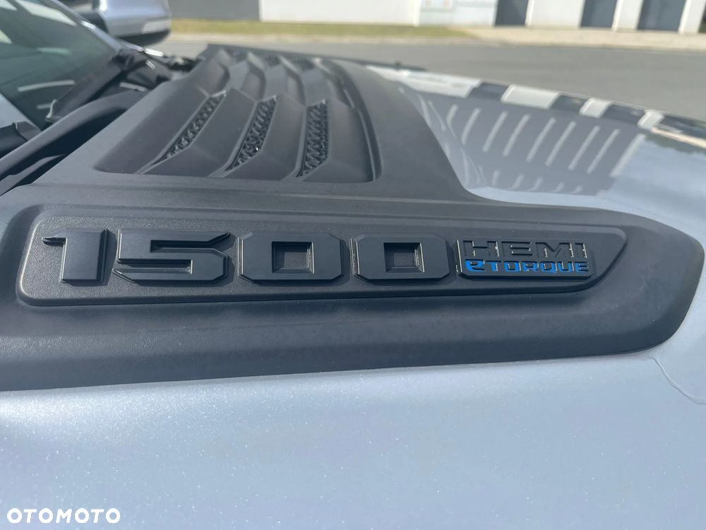 Dodge RAM 1500 5.7 4x4 - 17