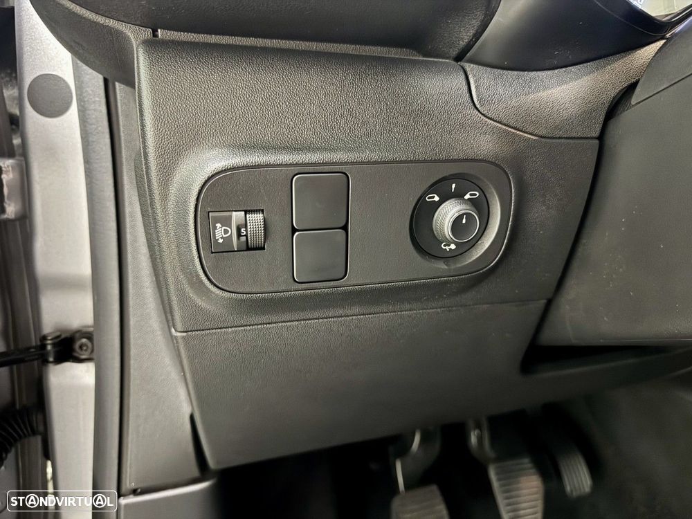 Citroën C3 1.2 PureTech C-Series - 13