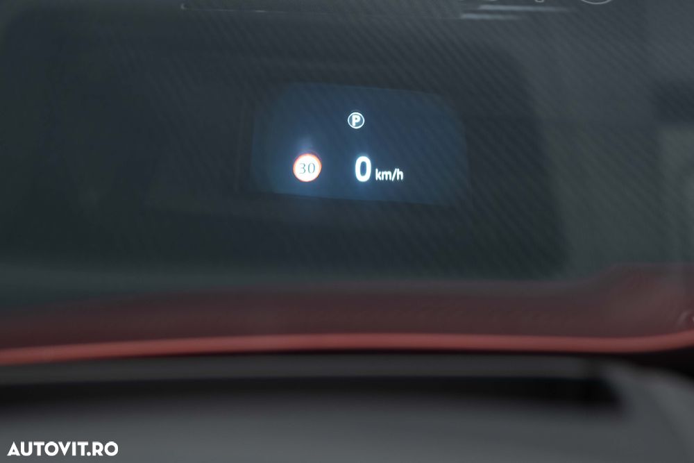 Jaguar XE 2.0 AWD Portfolio - 17