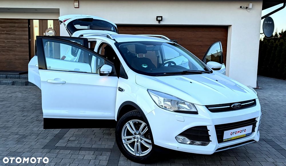 Ford Kuga 1.6 EcoBoost 2x4 Titanium - 2