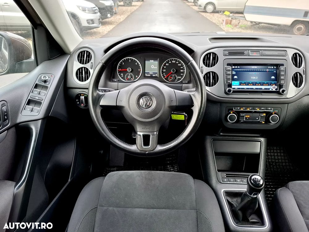 Volkswagen Tiguan 2.0 TDI DPF BlueMotion Technology Sport & Style - 12