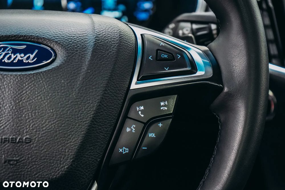 Ford Edge 2.0 EcoBlue Bi-Turbo 4x4 Titanium - 18