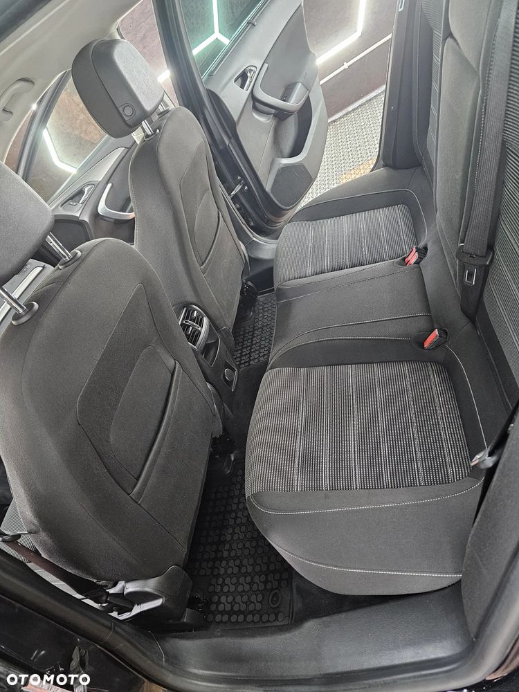 Opel Insignia - 17