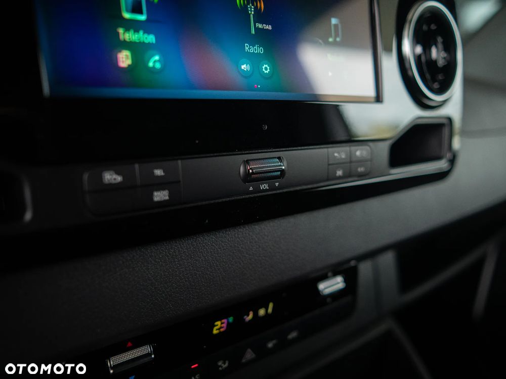 Mercedes-Benz Sprinter - 16