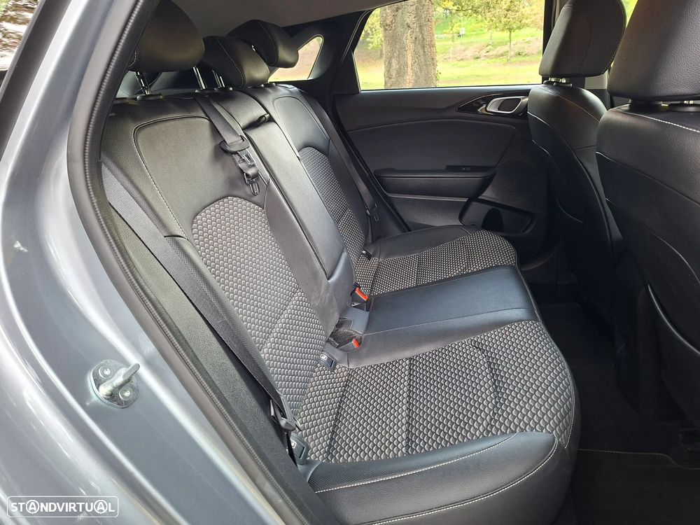 Kia Ceed 1.0 T-GDI (48V Mild-Hybrid) DCT7 Ultimate Edition - 20