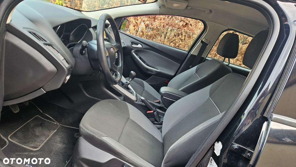 Ford Focus Turnier 1.6 TDCi DPF Start-Stopp-System Ambiente - 12