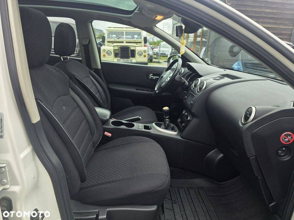 Nissan Qashqai - 25