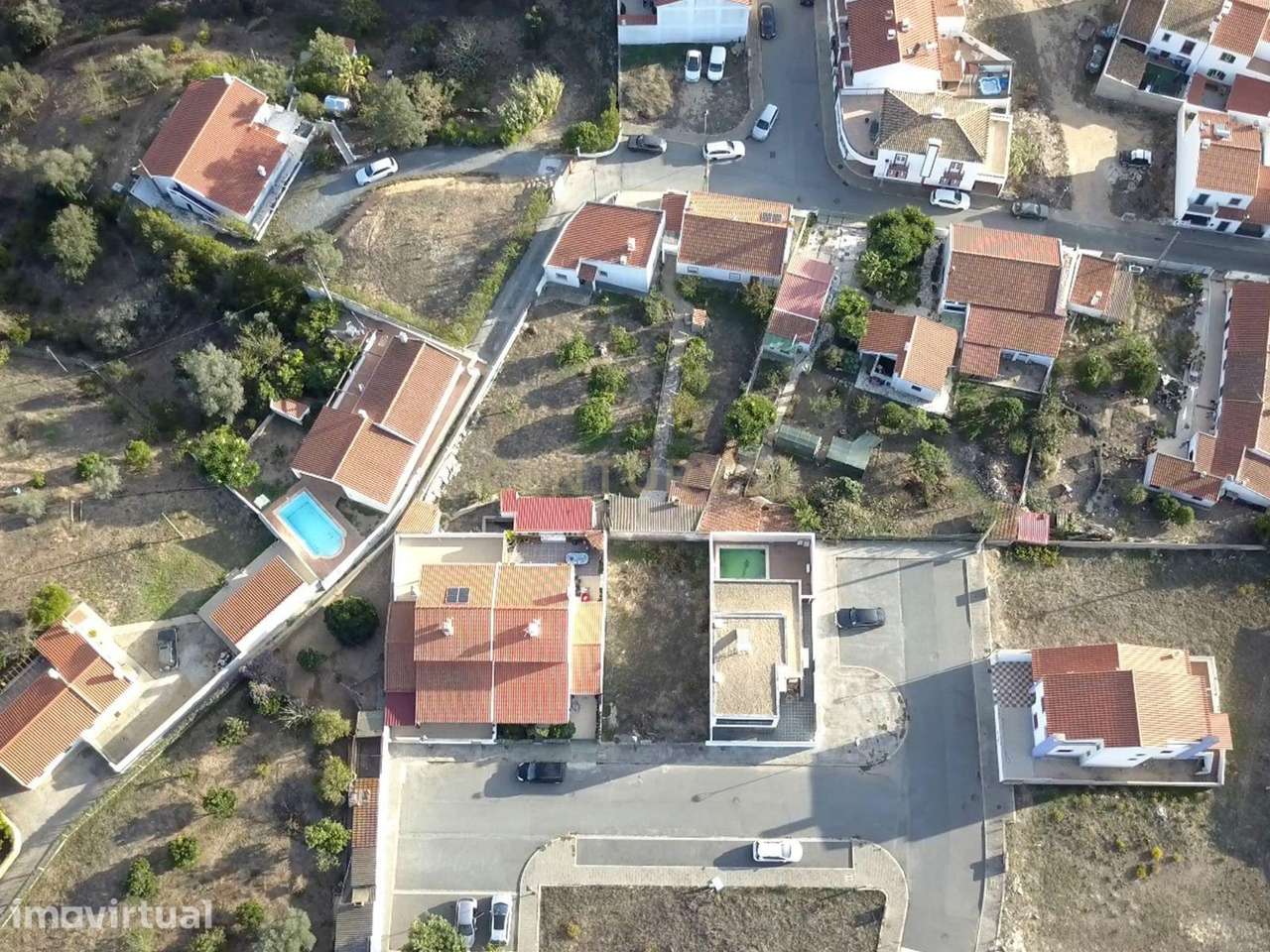 Lote para habitação localizado em Monte da Vinha - Grande imagem: 3/13
