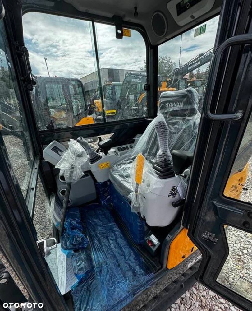 Hyundai HX19A - 6