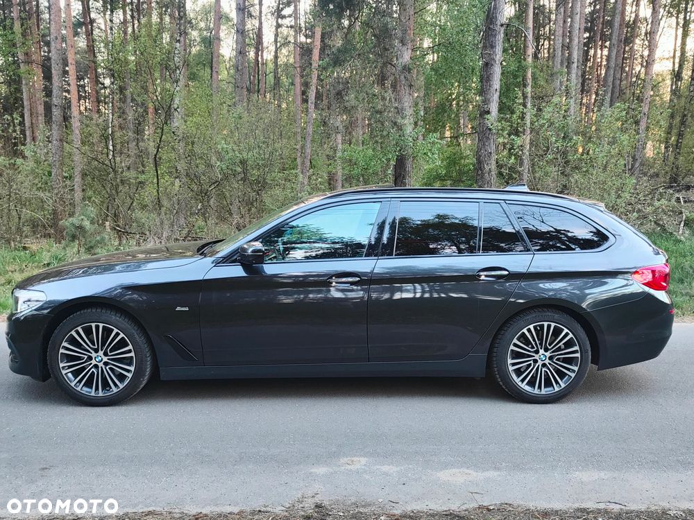 BMW Seria 5 520d Sport Line - 4