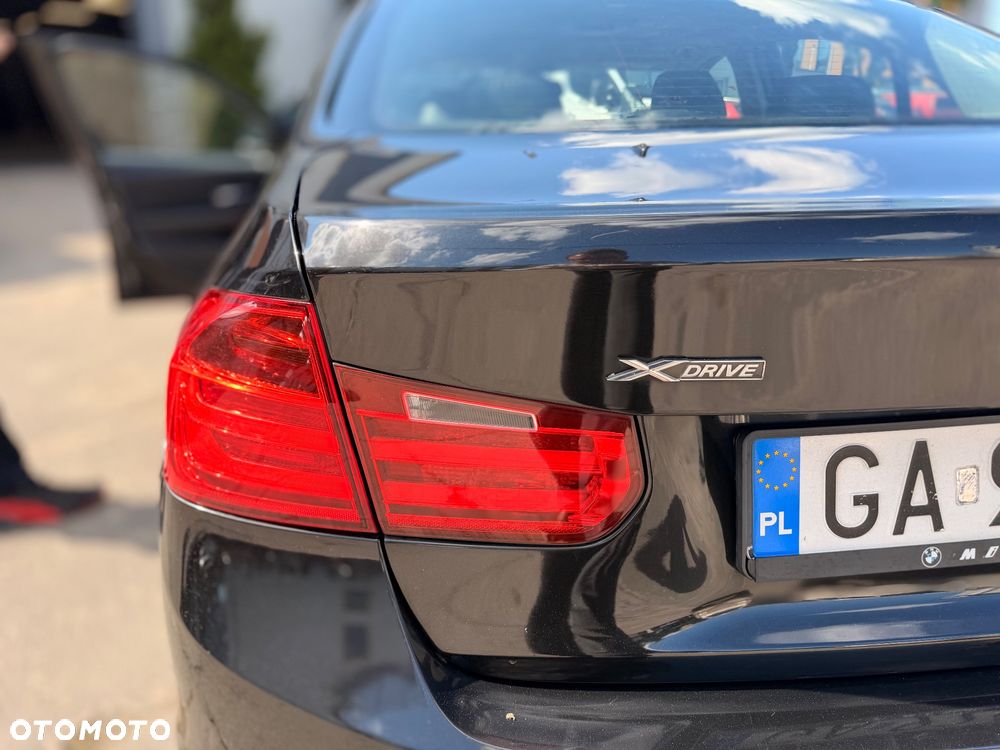 BMW Seria 3 320i - 5