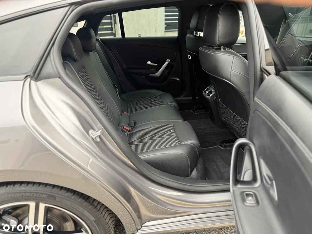 Mercedes-Benz CLA 200 d 8G-DCT Special Edition - 34