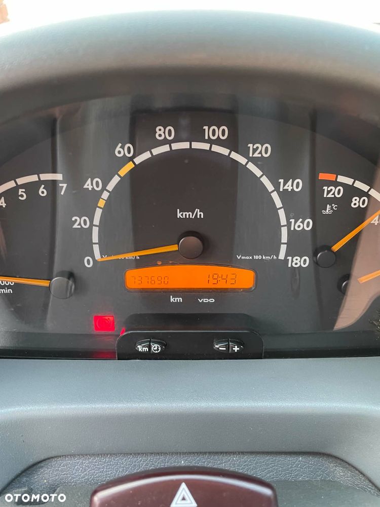 Mercedes-Benz Sprinter - 10