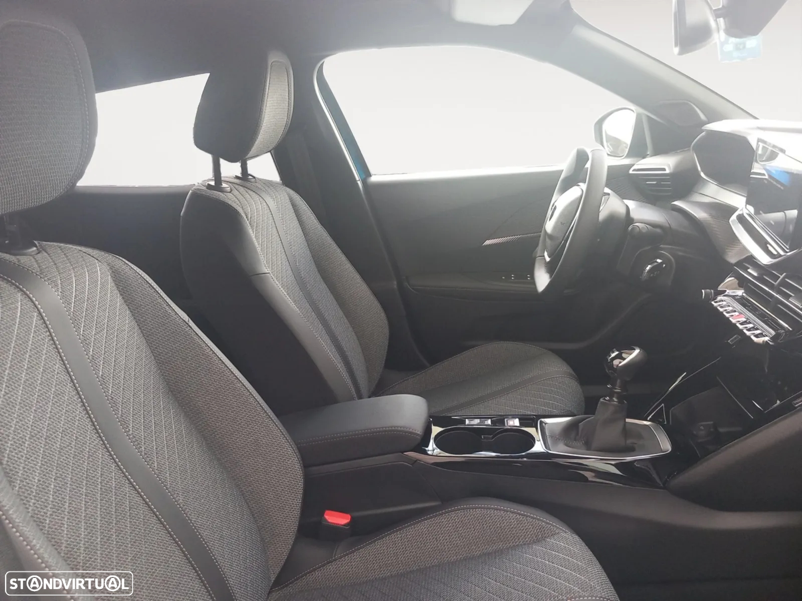 Peugeot 2008 1.2 PureTech Allure - 14