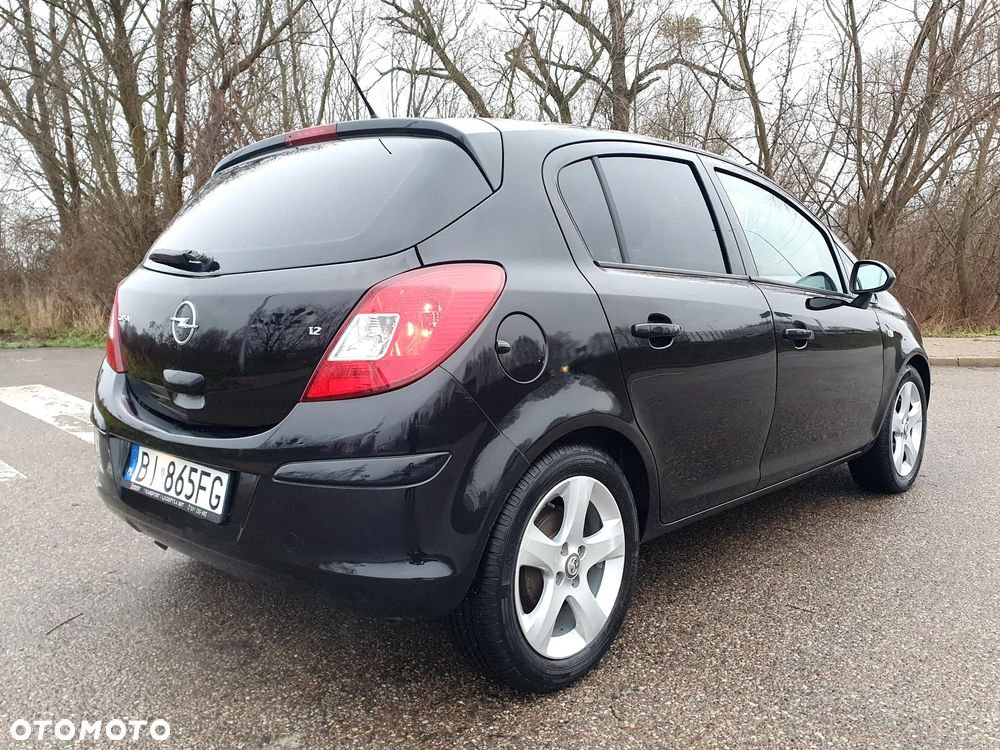 Opel Corsa 1.2 16V Cosmo - 4