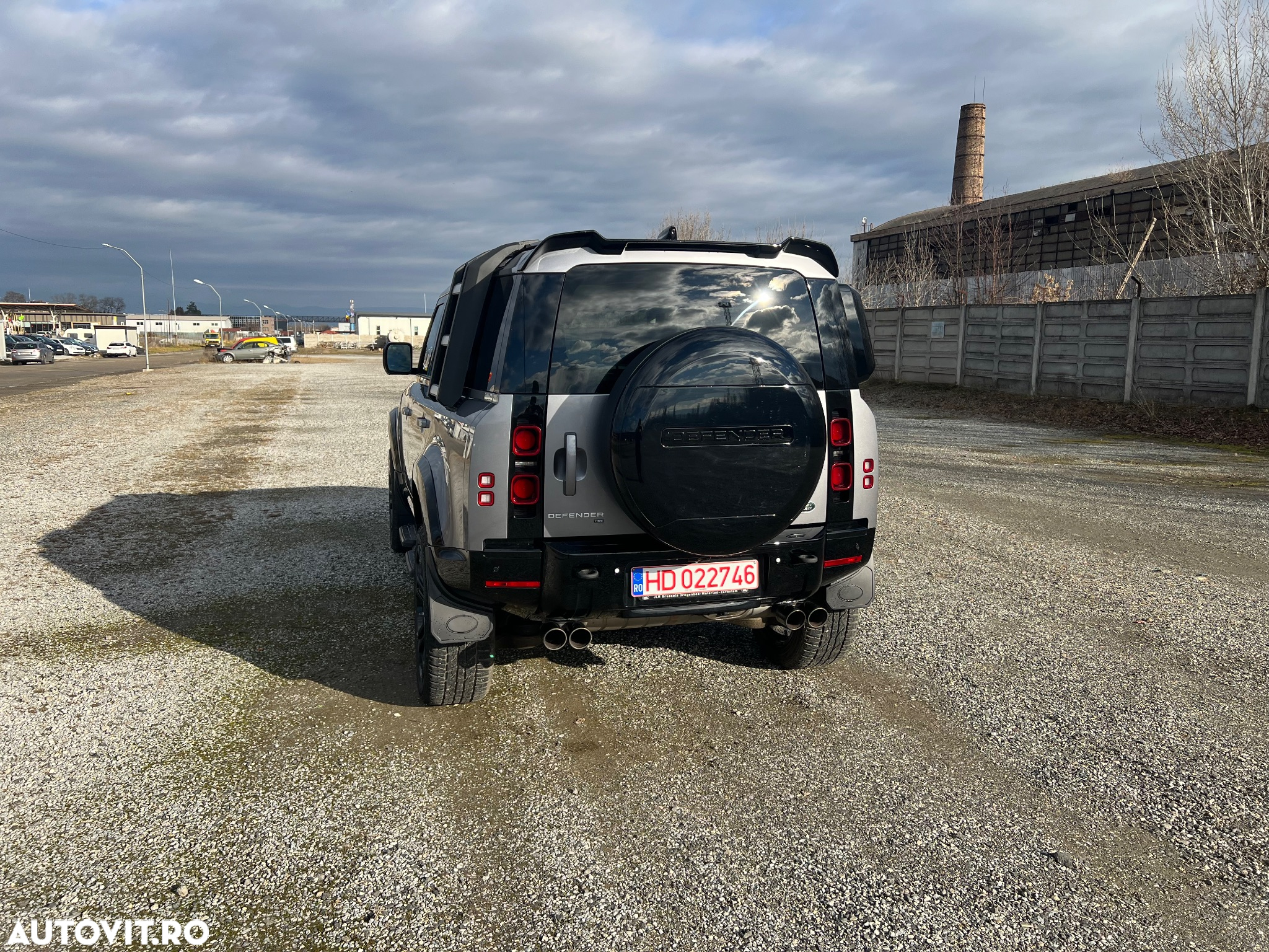Land Rover Defender 110 2.0P 300 HSE - 4